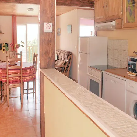 Дом отдыха Two-bedroom Holiday In Salies-de-bearn Сали-де-Беарн